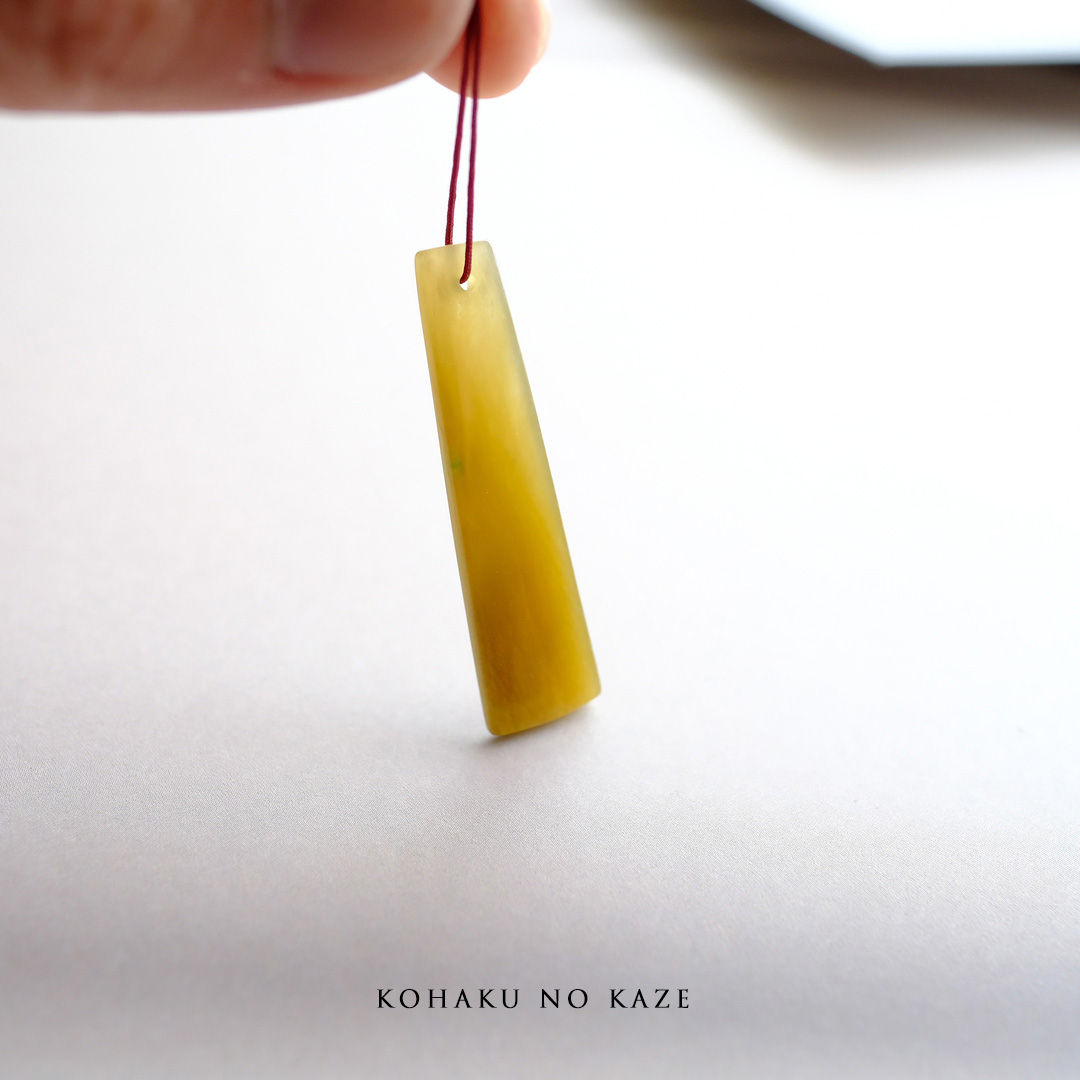 翡翠彫刻【KOHAKU NO KAZE】99866 Jade Carving
