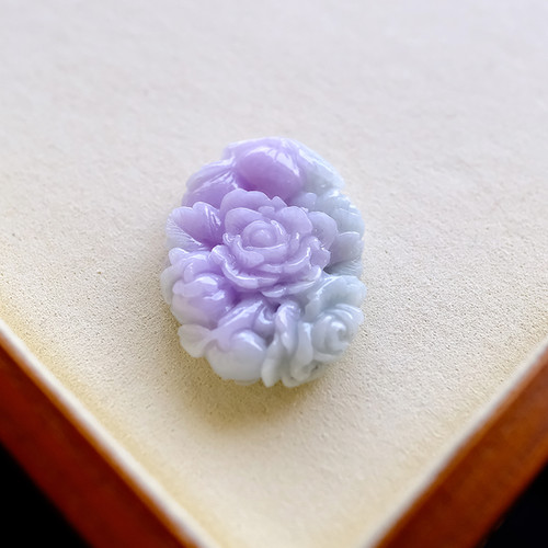 翡翠彫刻『FLOWERS』98704 | 翡翠専門店 ジョイテック