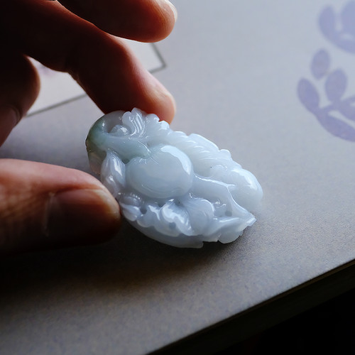 翡翠彫刻『花鳥』98705 | 翡翠専門店 ジョイテック