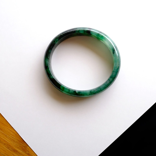 翡翠バングル 52.7*47.0mm『SHINEN』99415 | 翡翠専門店 ジョイテック