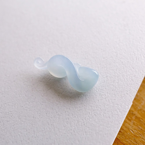 翡翠置物『ICE WHITE SNAKE』98363 | 翡翠専門店 ジョイテック