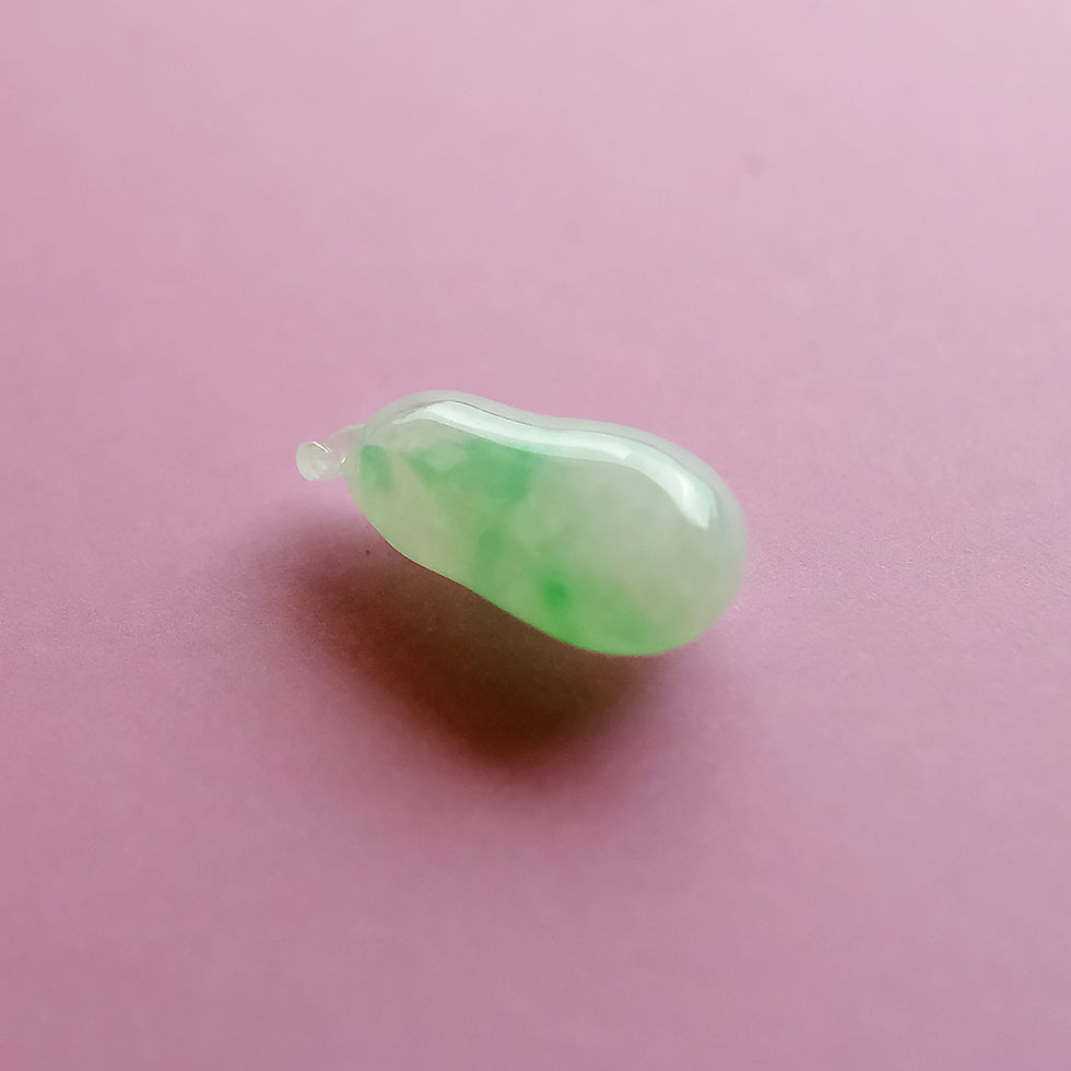 Thumbnail: 翡翠彫刻 【APPLE GREEN PEAR】95541