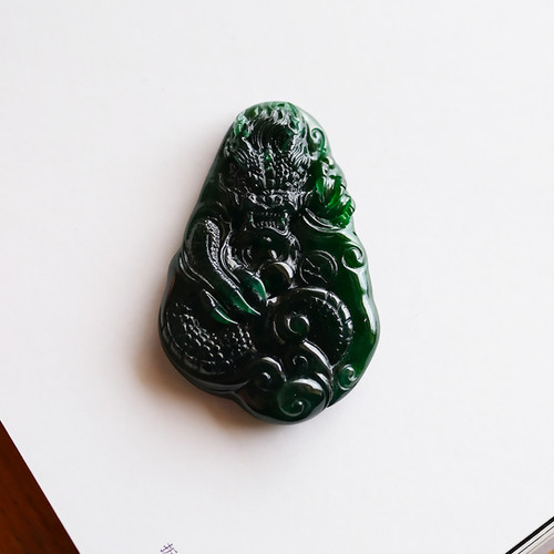 ◇X'mas LIVE特価25%OFF【No.9】翡翠彫刻『MIDNIGHT GREEN DRAGON