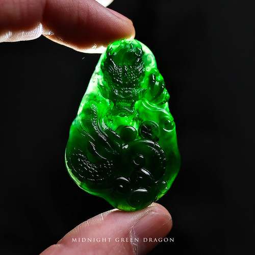 翡翠彫刻『MIDNIGHT GREEN DRAGON』98813 | 翡翠専門店 ジョイテック