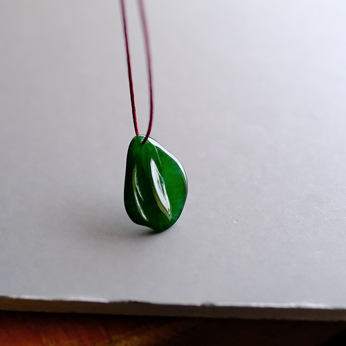 天然翡翠 根付け 翡翠彫刻 天然翡翠 根付け 翡翠彫刻 翡翠彫刻