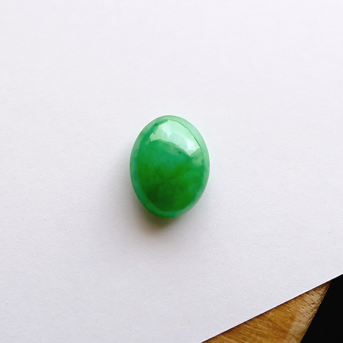 ひすい 翡翠ルース 翡翠ルース【MIDORINOKAGAYAKI】10.01ct 97804 | 翡翠専門店 ジョイテック