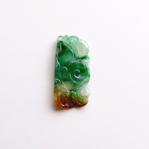 翡翠✘‎~✘‎様 オーダーページ 翡翠 ジェイダイト 鶴文様入り 9,979ct 宝石鑑別書付き | 古美術