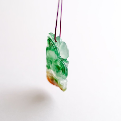 Joytec 翡翠 彫刻 翡翠彫刻【THREE COLOR JADE FORTUNE】97887 | 翡翠専門店 ジョイテック