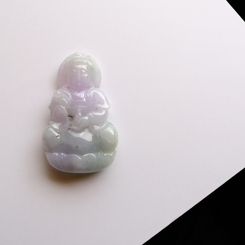 翡翠彫刻ペンダントトップ 【紫薫観音様】94602 | 翡翠専門店 ジョイテック