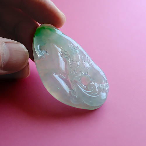 翡翠彫刻 【DRAGON】95982 | 翡翠専門店 ジョイテック