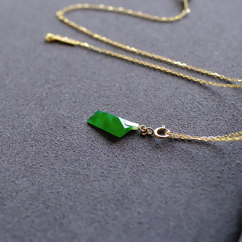 翡翠のシンプルペンダント 翡翠ペンダントトップ【PROFOUND】97377 | 翡翠専門店 ジョイテック