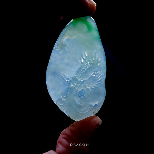 翡翠彫刻 【DRAGON】95982 | 翡翠専門店 ジョイテック