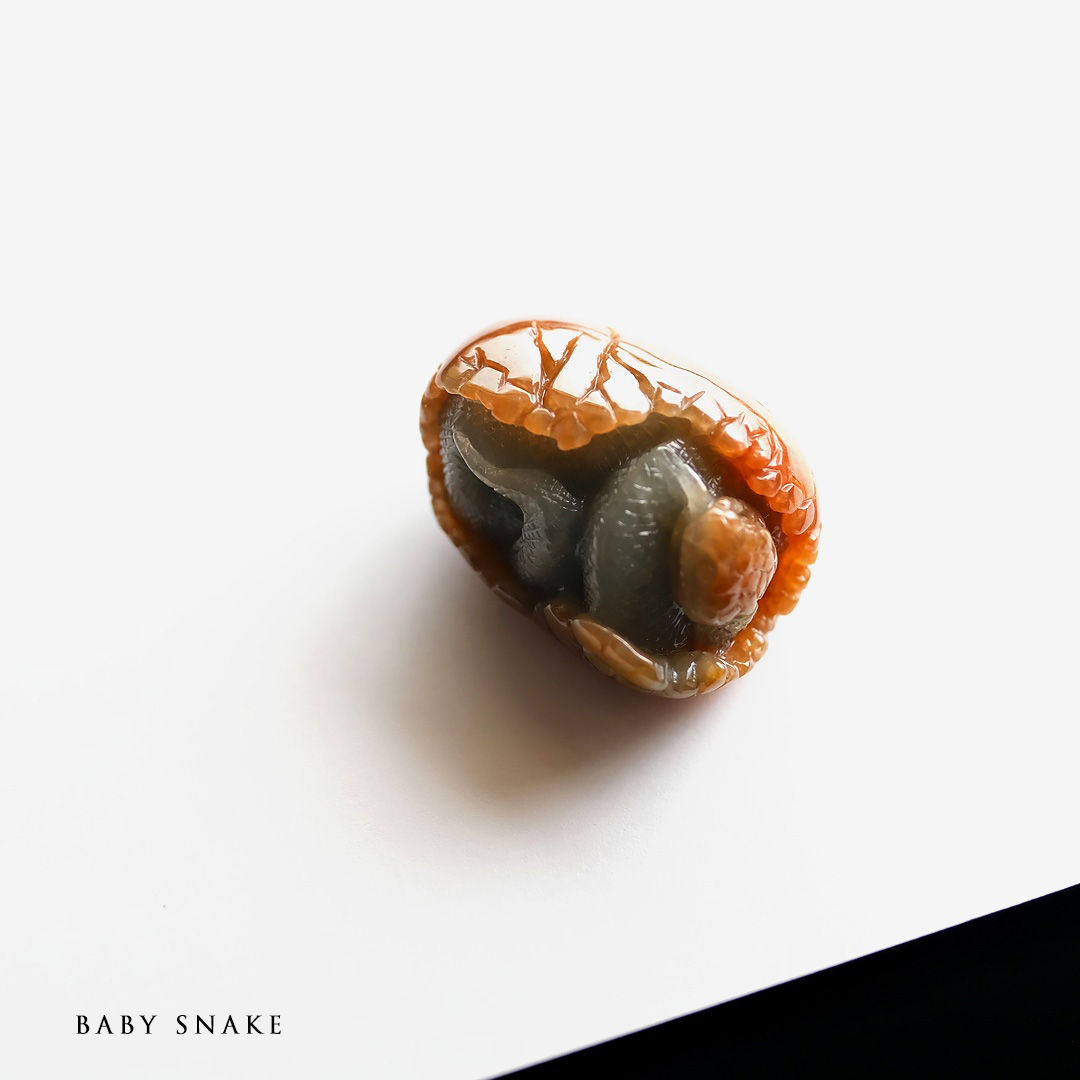 翡翠彫刻【BABY SNAKE】99282