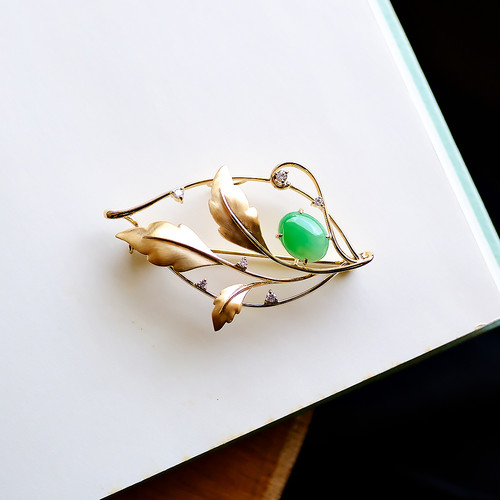 翡翠ブローチ【PROSPERITY】96145/1109 | 翡翠専門店 ジョイテック