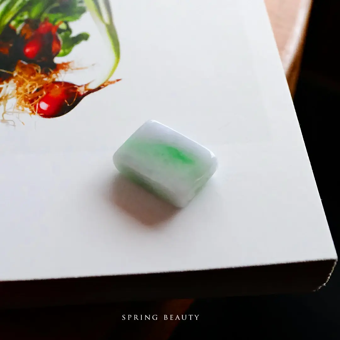 翡翠彫刻【SPRING BEAUTY】97989