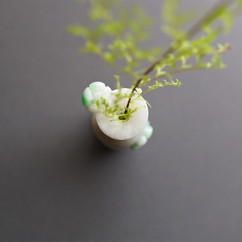 翡翠置物『JADE FLOWER BOTTLE』98899 | 翡翠専門店 ジョイテック