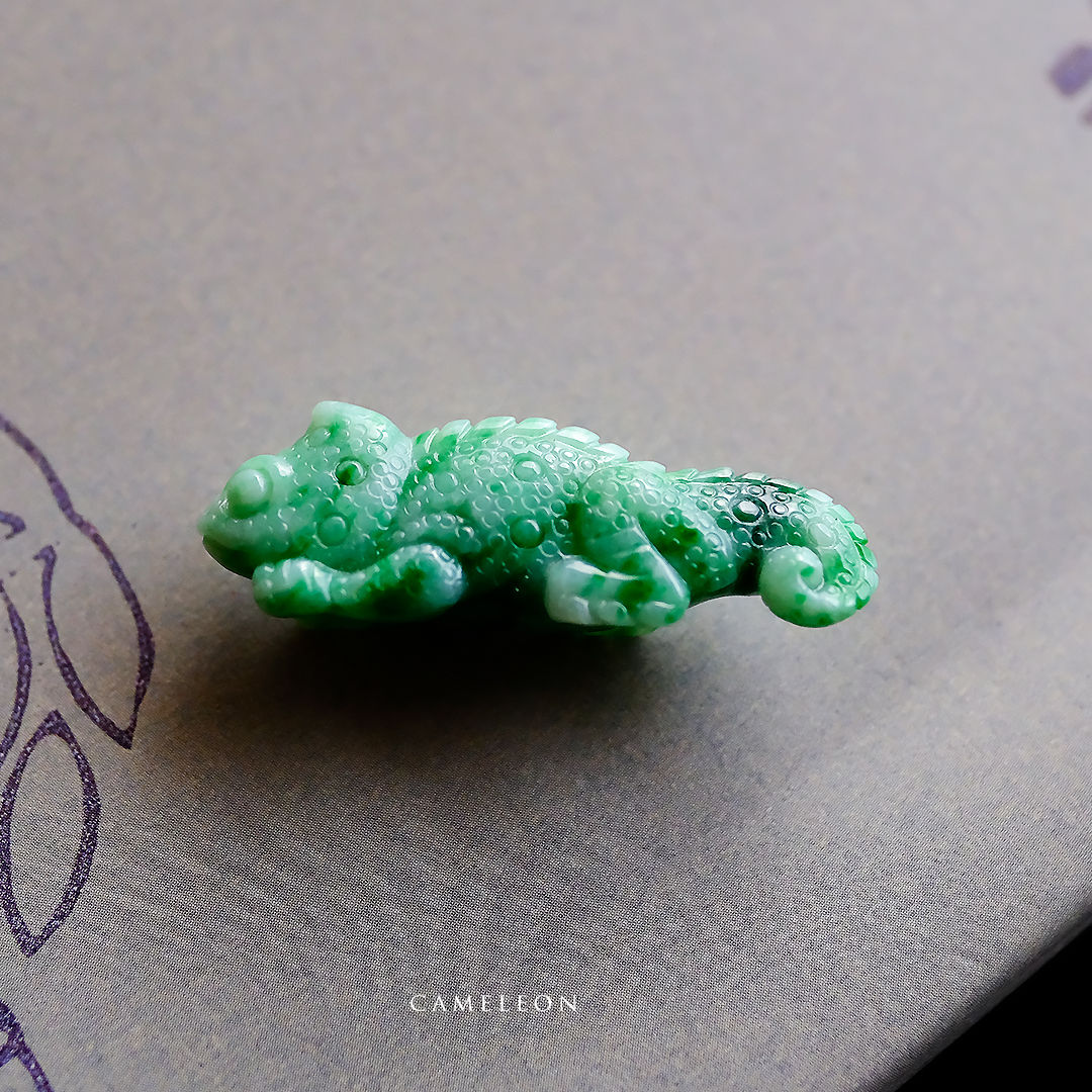 翡翠彫刻『CAMELEON』98799