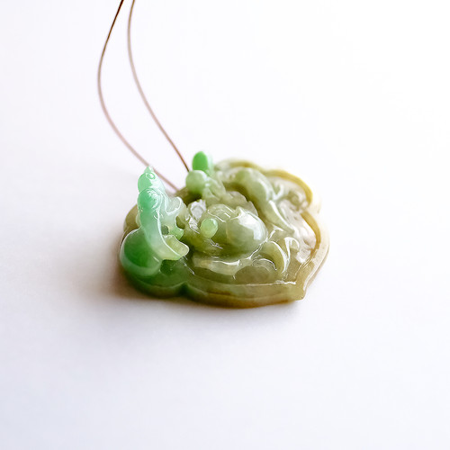 翡翠彫刻【RAKUEN】97261 | 翡翠専門店 ジョイテック