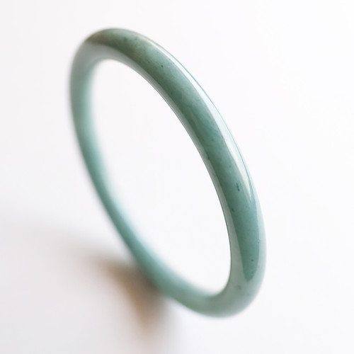 翡翠バングル 49.8mm『NAMIOTO』 98709 | 翡翠専門店 ジョイテック