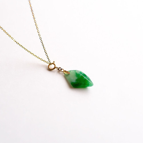 天然翡翠ネックレス 847 現品 k18金 天然 陽緑 本翡翠 ネックレス みろくぼさつ