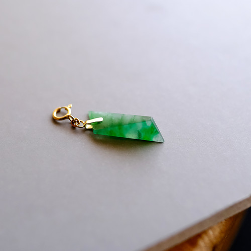 翡翠ペンダントトップ【SEA SPARKLE】97391 | 翡翠専門店 ジョイテック