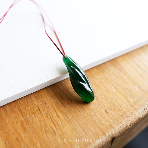 翡翠彫刻『OLD MINE TSUBOMI』98921 | 翡翠専門店 ジョイテック