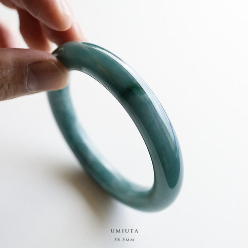 青緑色翡翠バングル 翡翠バングル 58.5mm『UMIUTA』98746 | 翡翠専門店 ジョイテック