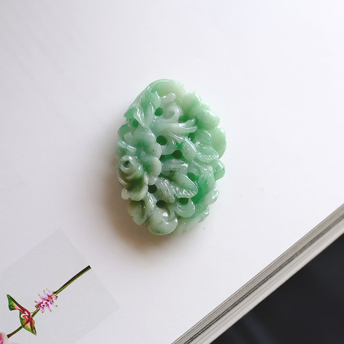 翡翠彫刻『HANABANATO』98158 | 翡翠専門店 ジョイテック
