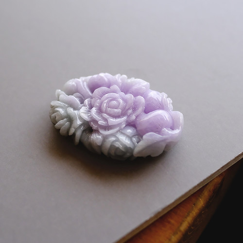 翡翠彫刻『FLOWERS』98704 | 翡翠専門店 ジョイテック