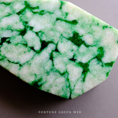 翡翠原石・置物【FORTUNE GREEN WEB】97052 | 翡翠専門店 ジョイテック