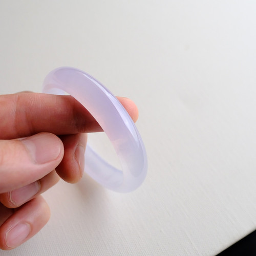天然翡翠バングル（淡紫灰色・内径58.0mm） 翡翠バングル 58.0mm『SUZAKU』i99592| Jadeite Bangle | 翡翠専門店
