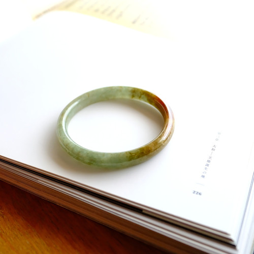 翡翠バングル 53.7mm『YUUHI』99412 | 翡翠専門店 ジョイテック
