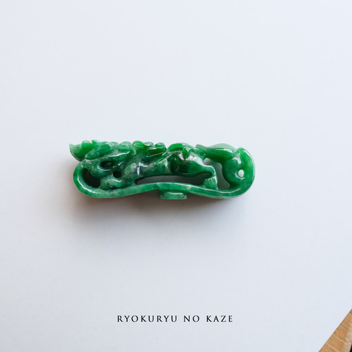 翡翠彫刻【RYOKURYU NO KAZE】99710 Jade Carving | 翡翠専門店 ジョイ
