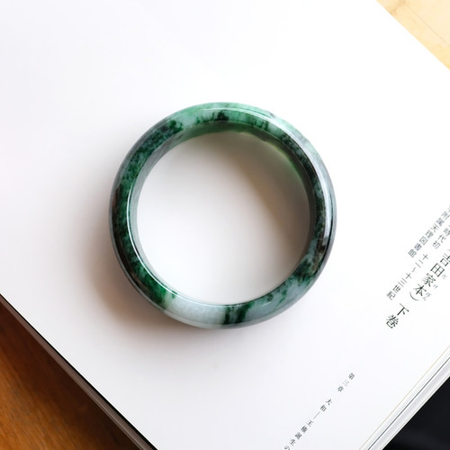 翡翠バングル 57.1mm『MORI NO SHIZUKU』99413 | 翡翠専門店 ジョイテック
