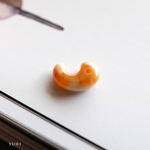 翡翠勾玉【YUHI】99431 | 翡翠専門店 ジョイテック