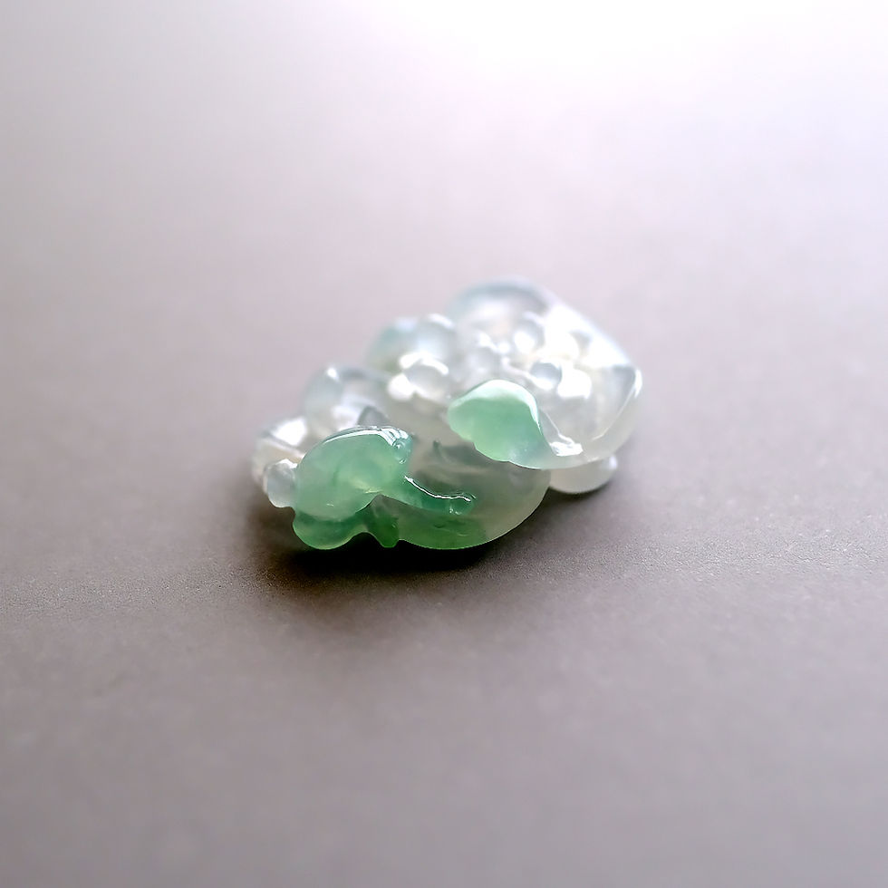 サムネイル： 翡翠彫刻　『透翠蓮花』94321