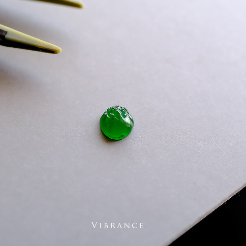 翡翠彫刻ルース【VIBRANCE】 97393 | 翡翠専門店 ジョイテック