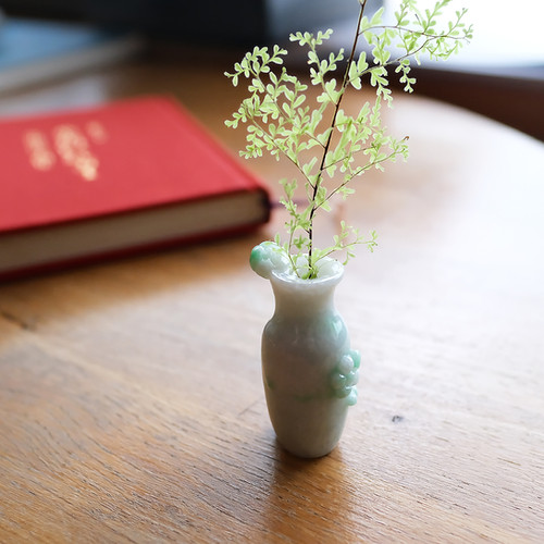 天然石翡翠薔薇 置物 翡翠置物『JADE FLOWER BOTTLE』98899 | 翡翠専門店 ジョイテック