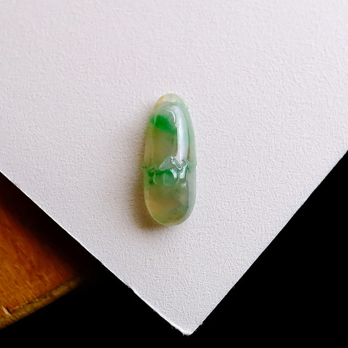 翡翠 勾玉 ジョイテック 翡翠勾玉サイズ：約55.4*33.8*18.8mm ・翡翠