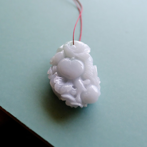 翡翠彫刻『花鳥』98705 | 翡翠専門店 ジョイテック