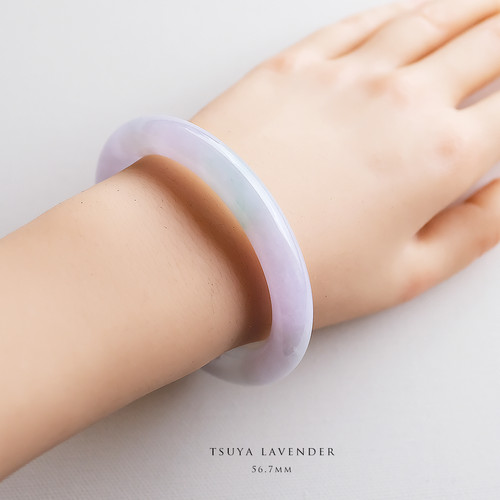 透明感のある薄紫の翡翠ヒスイバングル 翡翠バングル【TSUYA LAVENDER】56.7mm B97914 | 翡翠専門店