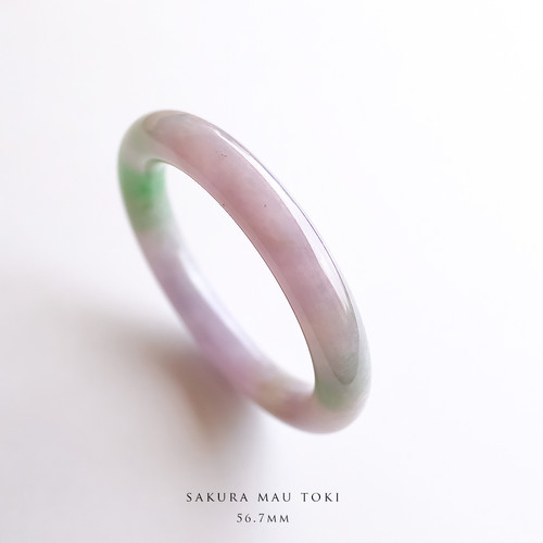 翡翠のバングル 翡翠バングル【SPELLBOUND】57.5mm 97382 | 翡翠専門店 ジョイテック
