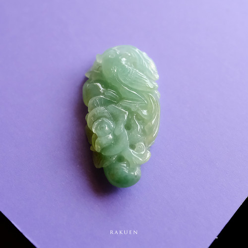 翡翠彫刻『RAKUEN』98778 | 翡翠専門店 ジョイテック