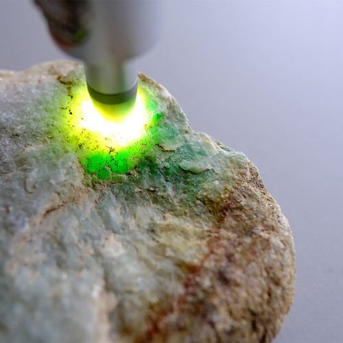 翡翠原石 日本翡翠原石・206（濃緑色） 127mm/1058g  ,000 - ザ・ストーンズ