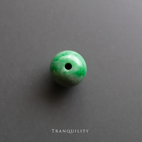翡翠の垂れ玉 翡翠管玉【TRANQUILITY】97499 | 翡翠専門店 ジョイテック