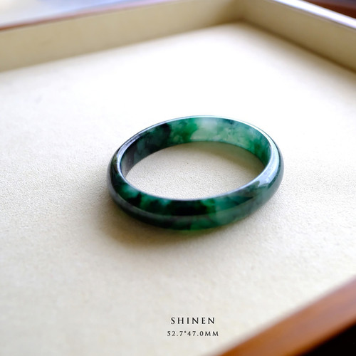 翡翠バングル 52.7*47.0mm『SHINEN』99415 | 翡翠専門店 ジョイテック