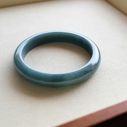 翡翠バングル 62.7mm 【SORA】96422 | 翡翠専門店 ジョイテック
