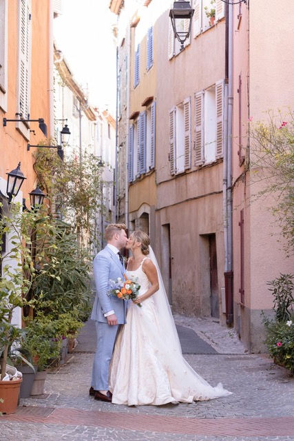 RB Bespoke european wedding planner.