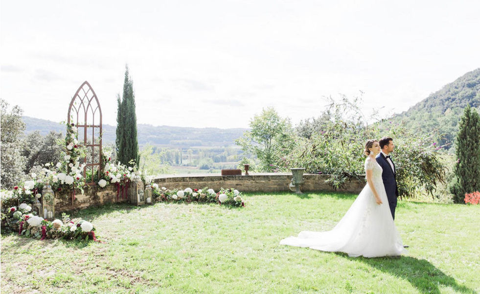 Bride and groom - 5 star Hilltop chateau wedding venue in the Dordogne