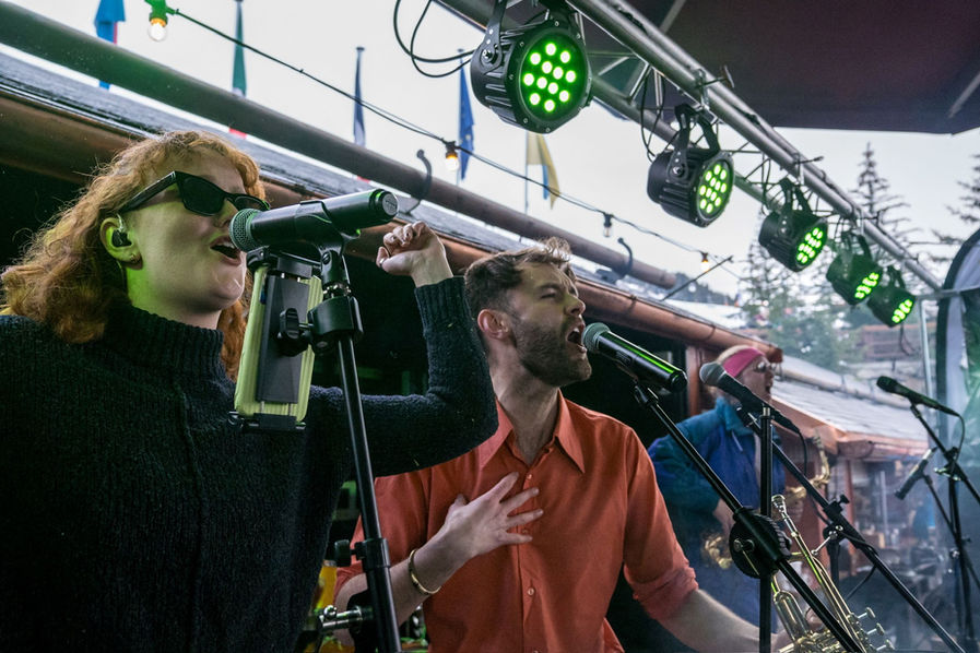 Headlining “Ronnie Loves” - Rond Point Meribel - Hot brass band for weddings and private events throughout France.